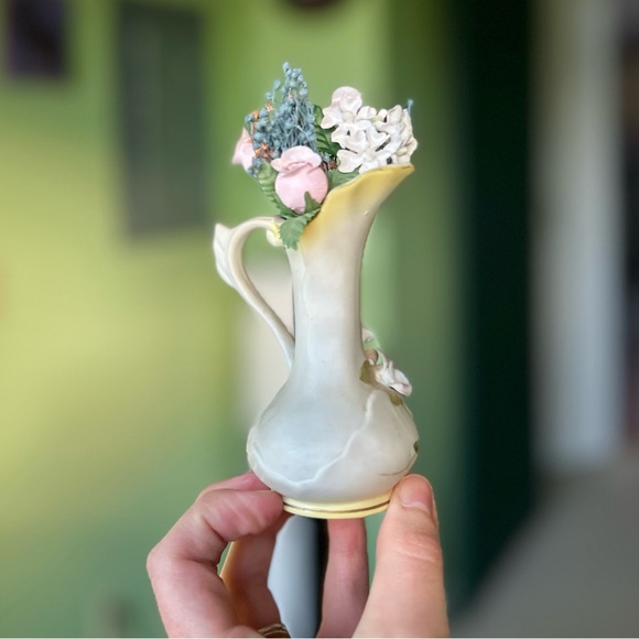 VTG Mini Faux Florals + Lace In 3D Floral Textured Victorian Styled Vase Art - Picture 5 of 7